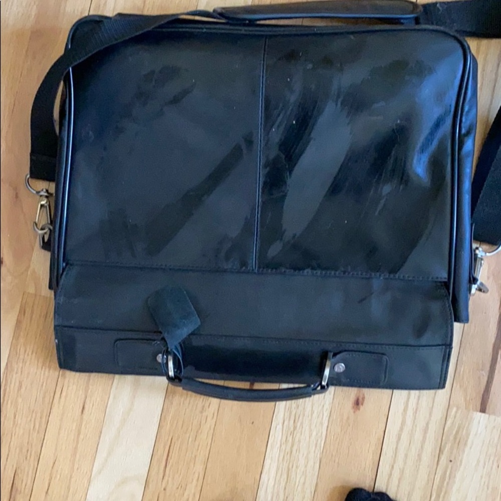 Kenneth Cole Briefcase - Picture 2 of 3